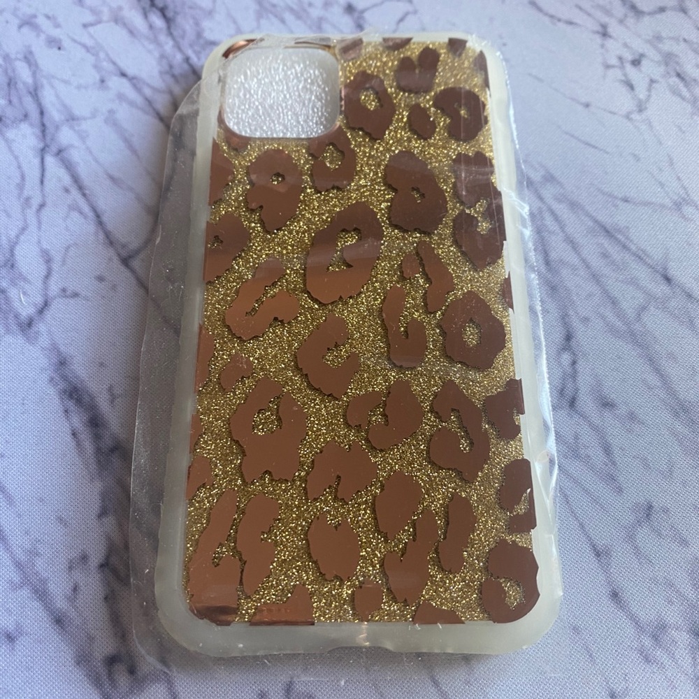 NWT iPhone 11 Pro Leopard Sparkly Case